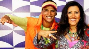 O-dancarino-DG-ao-lado-de-Regina-Case-apresentadora-do-Esquenta--size-598