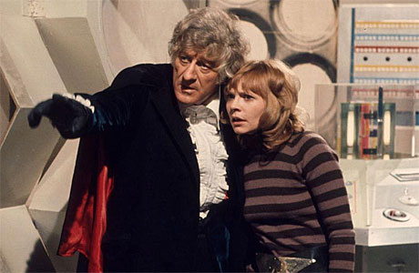 Jon Pertwee e Katy Manning.