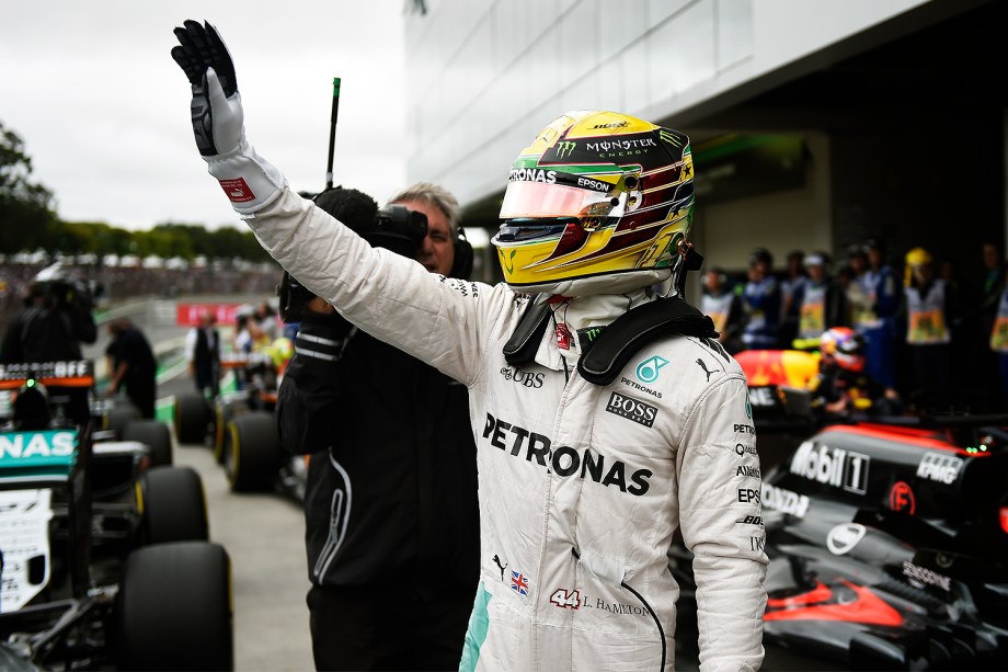 Hamilton repete pole e Alonso largará em quarto, Esportes