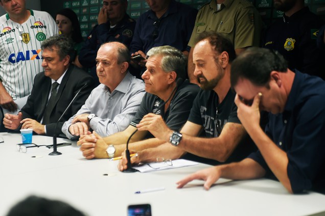 O vice-presidente da Chapecoense, Ivan Tozzo, concede entrevista coletiva realizada na Arena Condá, em Chapecó (SC) - 30/11/2016
