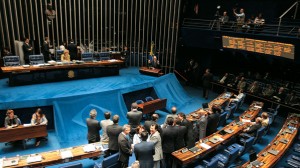 Toma lá dá cá - Plenário do Senado: parlamentares da base responderam com votos aos carinhos recebidos