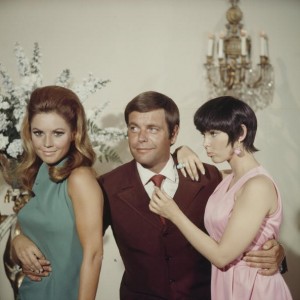 Jocelynn Lane e Yvonne com Robert Wagner em 'O Rei dos Ladrões' (Foto: ABC/Arquivo)