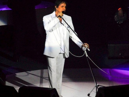 A tristeza de Roberto Carlos em gravação de seu show na Globo