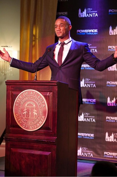 Jesse Usher, como Cam, em 'Survivor's Remorse'