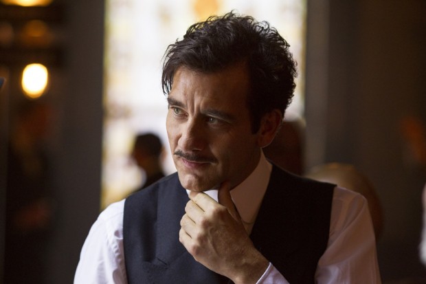 Clive Owen é o Dr. Thackery