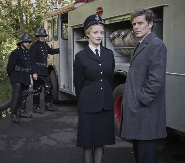 Dakota e Shaun na terceira temporada de 'Endeavour' (Foto: ITV)