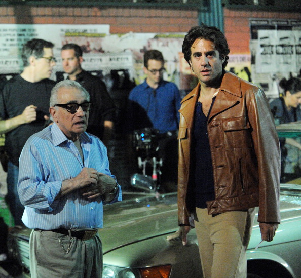 (E-D) Scorsese e Cannavale nos bastidores de produção do episódio piloto produzido para avaliação (Foto: Bobby Bank/GC Images).