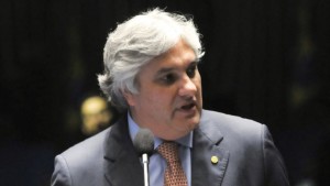 senador-delcidio-amaral-brasilia-20110630-original