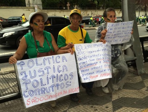 Apresento a Miguel Rossetto três perigosas golpistas da elite branca, de olho azul... Governo está perdido!