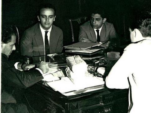 Serra, então presidente da UNE, reunido com João Goular