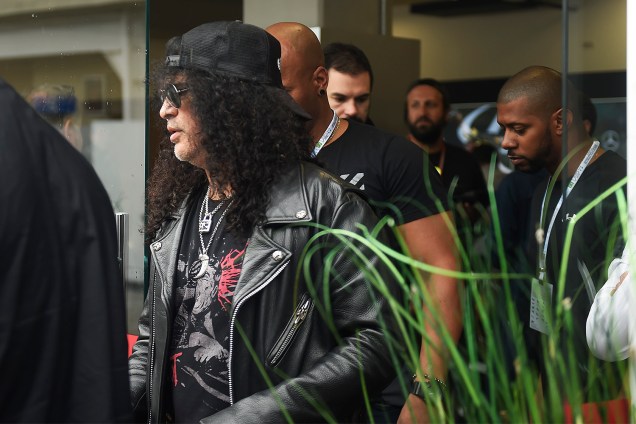 O guitarrista Slash, da banda Guns N'Roses, comparece ao Grande Prêmio do Brasil de Fórmula 1, realizado no Autódromo de Interlagos, zona sul de São Paulo (SP) - 13/11/2016