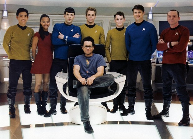 Anton e o elenco da nova versão de 'Jornada nas Estrelas', com J.J. Abrams. (Foto: Paramount/Arquivo)