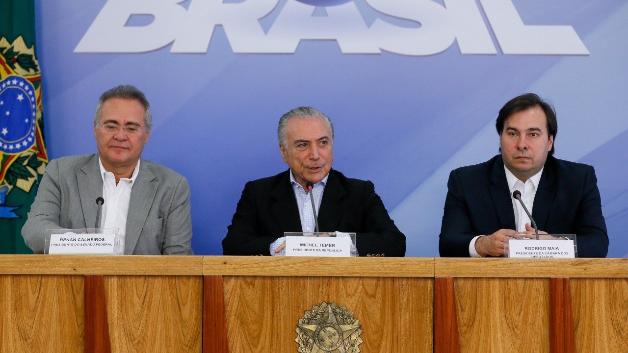 Presidente Michel Temer, Presidente do Senado Federal Renan Calheiros e o Presidente da Câmara dos Deputados, Deputado Rodrigo Maia, durante coletiva de imprensa no Palácio do Planalto