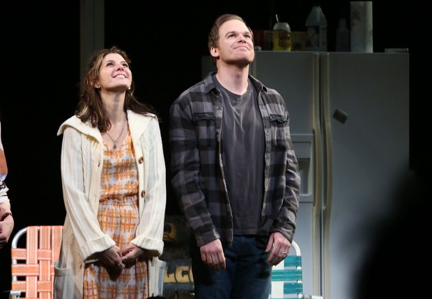 Hall com Marisa Tomei em abril na Broadway, com a peça 'The Realistic Joneses' (Foto: Astrid Stawiarz/Getty)