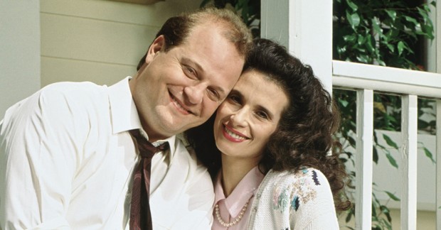 Michael Chiklis, e Theresa Saldana em 'The Commish' (Foto: Arquivo)