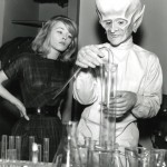 Jill Haworth e David McCallum em 'Sixth Finger'