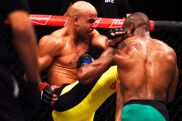Warlley Alves enfrenta Kamaru Usman na segunda luta do card principal do UFC Fight Night, no Ginásio do Ibirapuera, em São Paulo (SP) - 19/11/2016