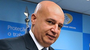 Simão: esforço para país 'não parar'