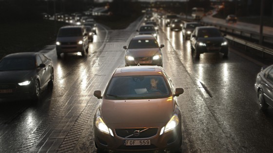 Projeto da Volvo propõe uso de ímãs na pista para nortear o deslocamento dos veículos (Foto Divulgação)