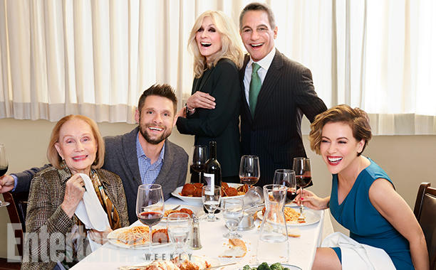 (E-D) Katherine, Danny, Judith, Tony e Alyssa hoje. (Fotos: