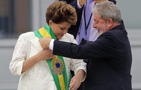 01_MHG_LULA_FAIXA_DILMA