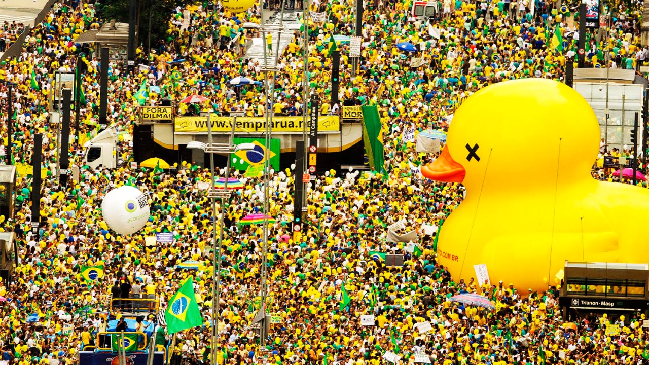 Mais de 1 milhão de pessoas, segundo a Polícia Militar, protestaram na Avenida Paulista, em São Paulo (SP) a favor do impeachment de Dilma Rousseff. É a maior manifestação desde as 'Diretas Já'- 13/03/2016