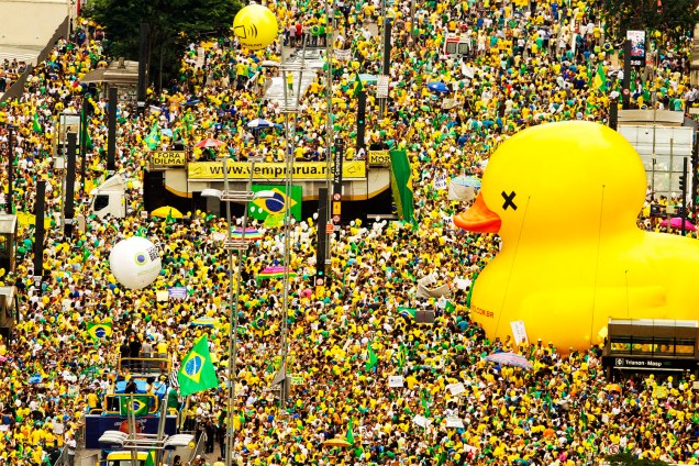 Mais de 1 milhão de pessoas, segundo a Polícia Militar, protestaram na Avenida Paulista, em São Paulo (SP) a favor do impeachment de Dilma Rousseff. É a maior manifestação desde as 'Diretas Já'- 13/03/2016