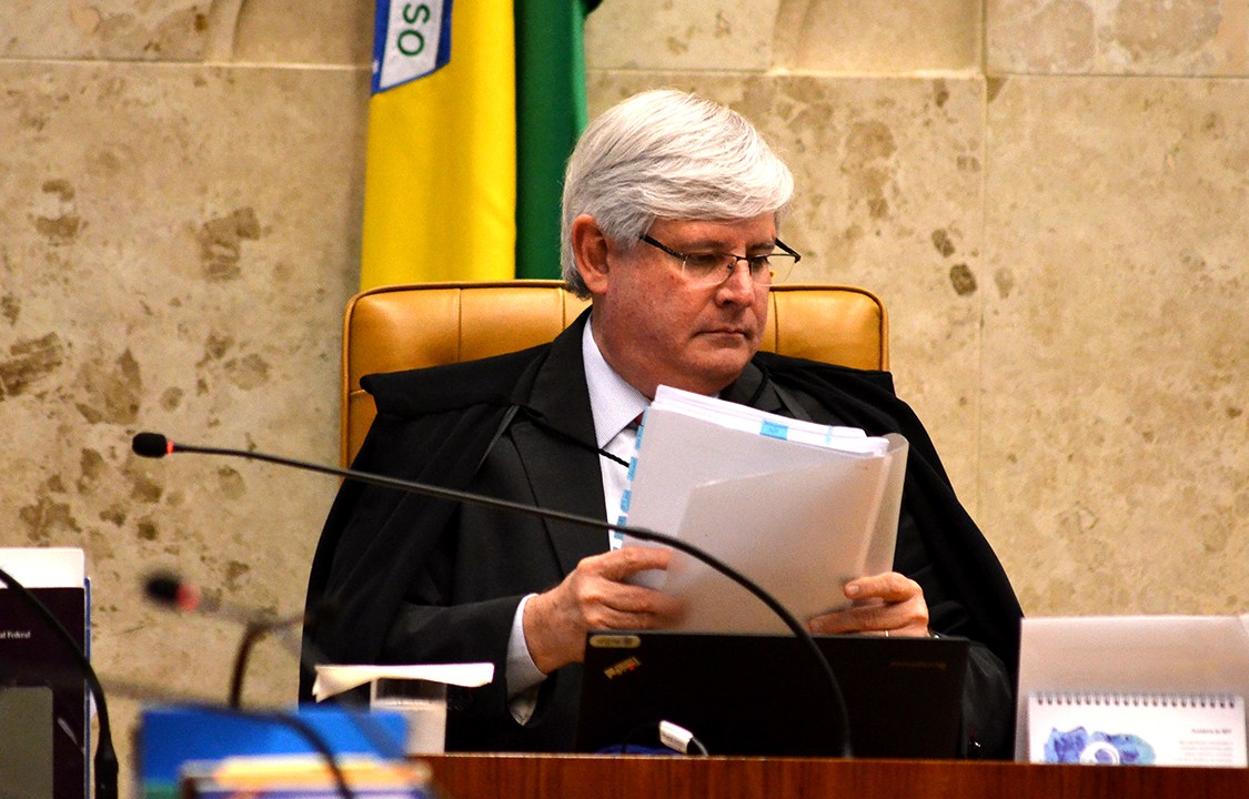 Procurador-geral da República, Rodrigo Janot, durante sessão no plenário do STF que decide se mantém ou não liminar de afastamento de Renan Calheiros da presidência do Senado Federal