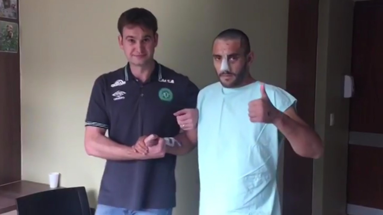 Alan Ruschel grava mensagem em vídeo no hospital em Medellín