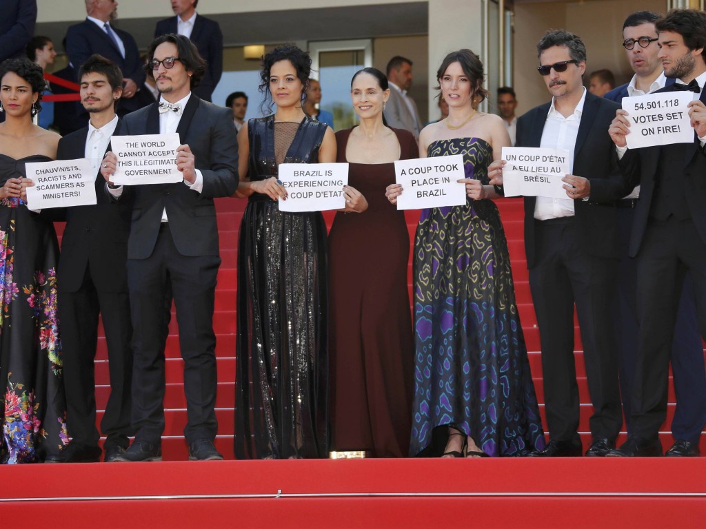 Tititi em Cannes: “Não é porque é ‘ForaTemer’ que tem de ser bom”