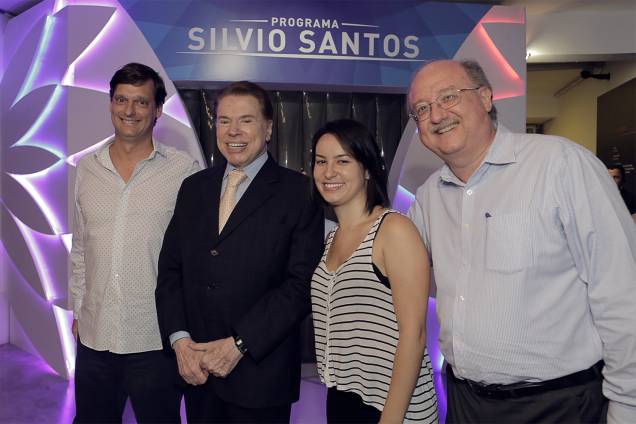 André Sturm, diretor do MIS, Silvio Santos, Gabrielle Araujo, co-curadora da exposição, e Jacques Kann, diretor financeiro do MIS - 12/12/2016