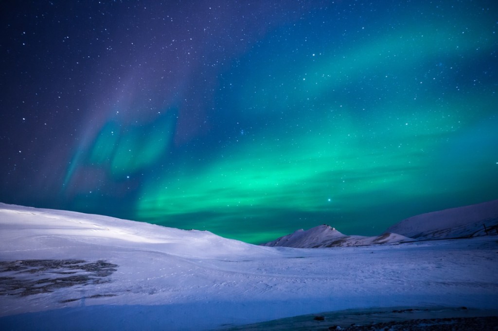 Aurora boreal é avistada em vários países do hemisfério norte