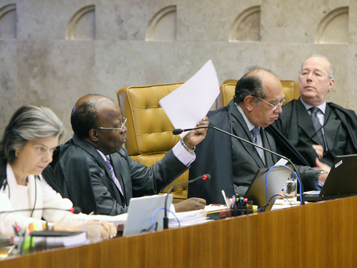 barbosa-papel-na-mao