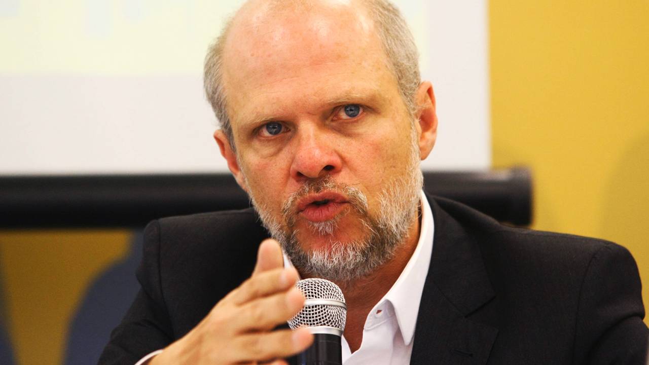 O secretário Sérgio Avelleda