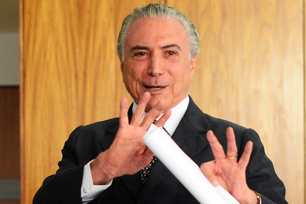 O presidente da República, Michel Temer, chega ao Palácio do Planalto, em Brasília (DF), para conceder entrevista coletiva - 29/12/2016
