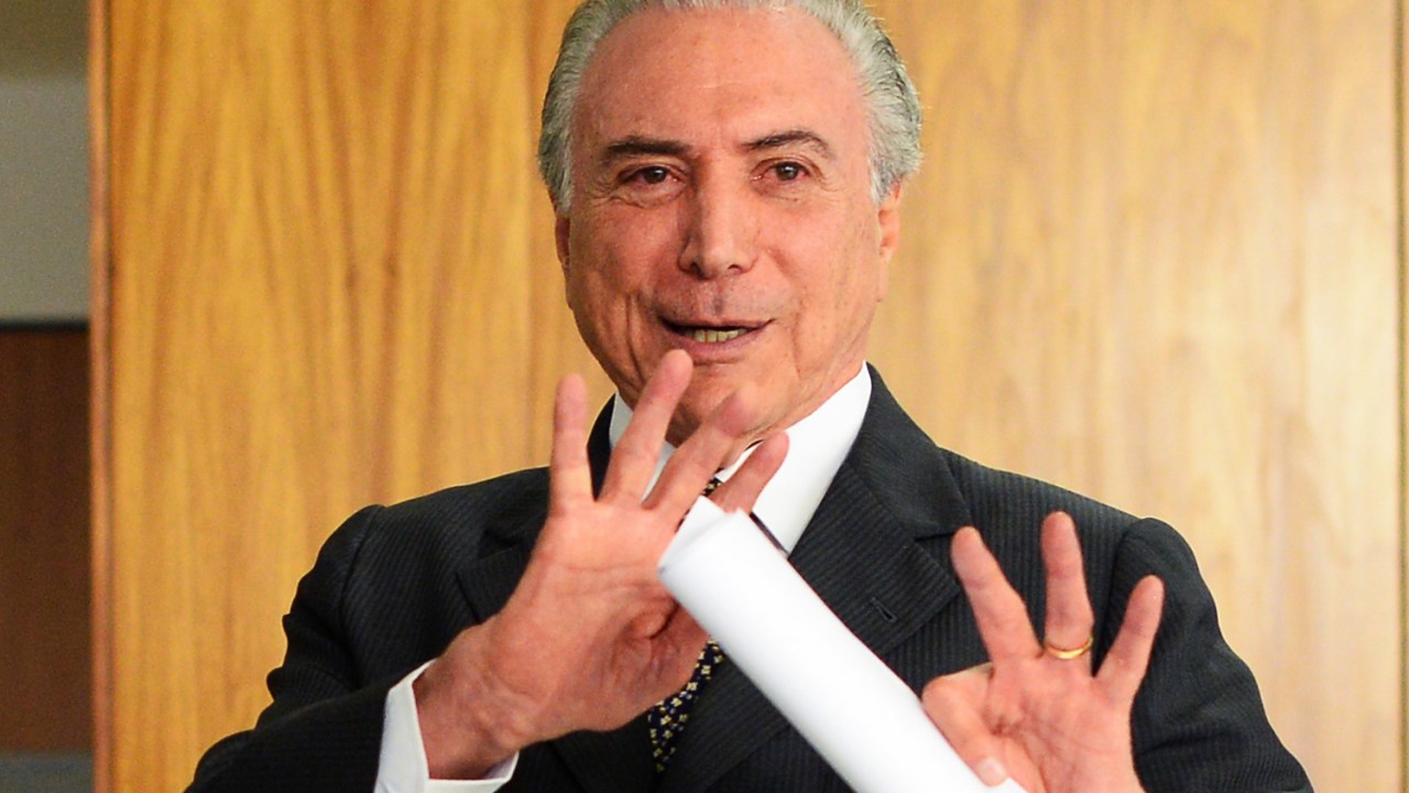 O presidente da República, Michel Temer, chega ao Palácio do Planalto, em Brasília (DF), para conceder entrevista coletiva - 29/12/2016