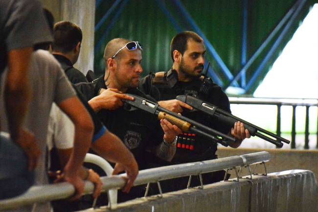 Movimentação de policiais em frente ao Delpom - a delegacia do Metrô - na estação Palmeiras-Barra Funda, em São Paulo (SP) - 28/12/2016