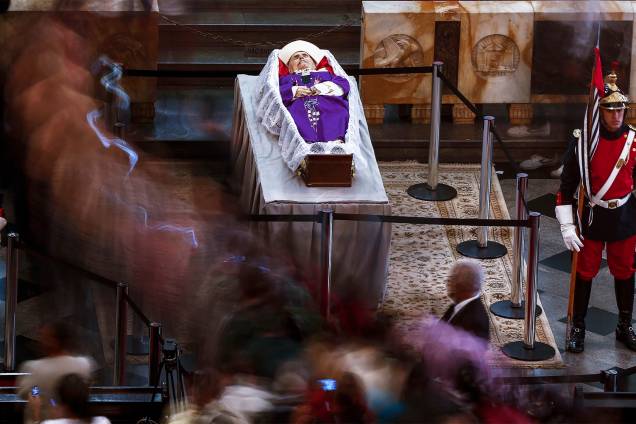 Corpo de Dom Paulo Evaristo Arns, arcebispo emérito da Arquediocese de São Paulo, é velado na Catedral da Sé, região central da capital paulista - 15/12/2016