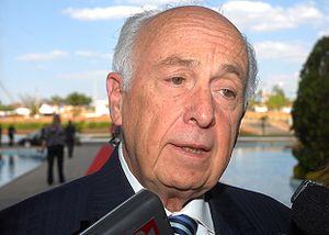 O ex-ministro Bresser-Pereira