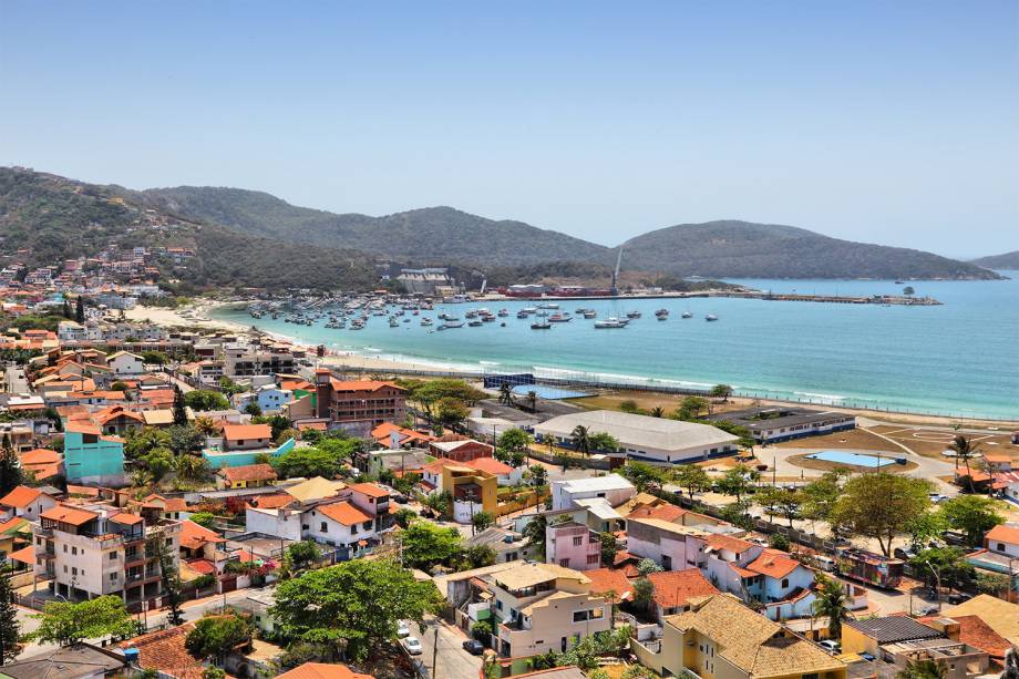 10 - Cabo Frio (Rio de Janeiro): "<span>Entre em um barco para visitar a Praia do Farol, tida como uma das mais belas da região pela comunidade de viajantes do TripAdvisor. Mergulhe de snorkel nas piscinas naturais, descanse na areia quente e mergulhe nas águas cristalinas deste destino dos sonhos!"</span>