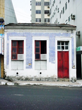 Casa abandonada na Rua Saldanha Marinho (Foto:©KJhones)