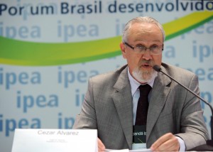 Alvarez: no MEC