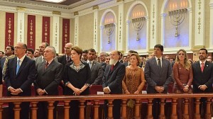 Dilma no templo