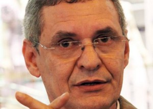 Edinho: no lugar de Santana