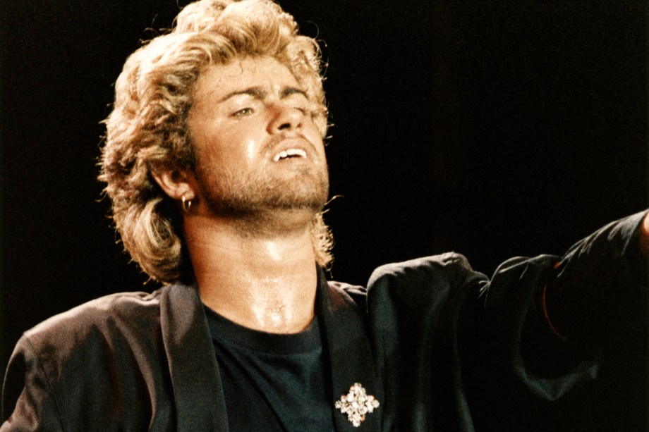 George Michael durante show do Wham! em 1985 na cidade de Birmingham, na Inglaterra