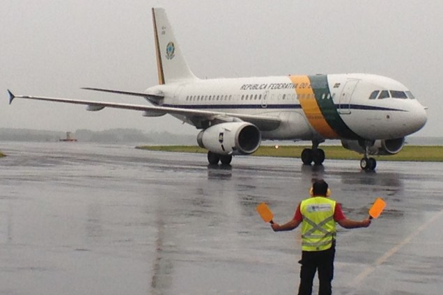 Avião com o presidente Michel Temer chega a Chapecó-SC