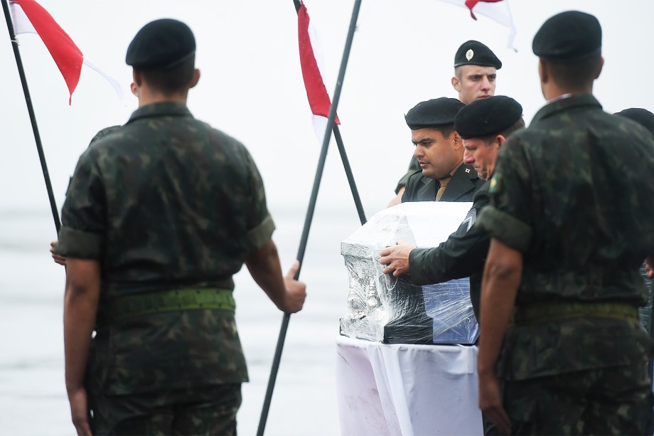 Caixões com as vítimas de do acidente aéreo na Colômbia, chegam à Chapecó-SC