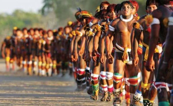 Indígenas da etnia Guarani Kaiowa