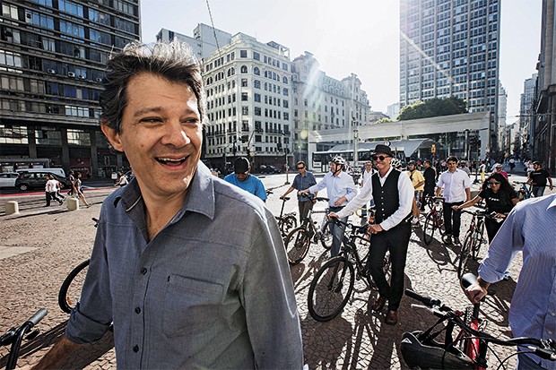 Começou a votação na enquete: José Eduardo Cardozo, Fernando Haddad, Jandira Feghali, Lindbergh Farias e Paulo Bernardo lutam pelo troféu de junho