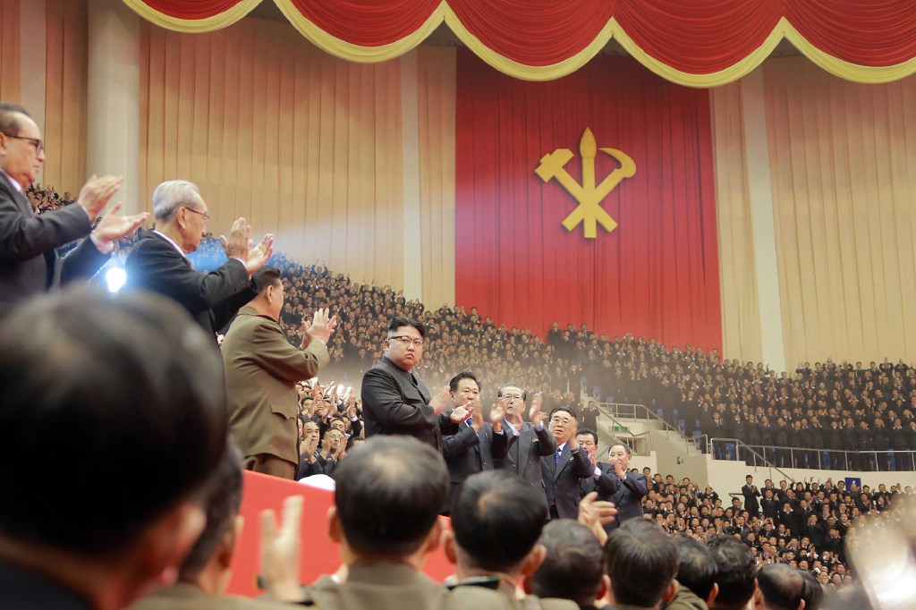 Ditador nortecoreano, Kim Jong-Un comparece a uma apresentação de arte em homenagem ao Partido dos Trabalhadores da Coreia do Norte, em Pyongyang